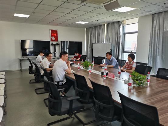 8.23市人大走访企业1.jpg